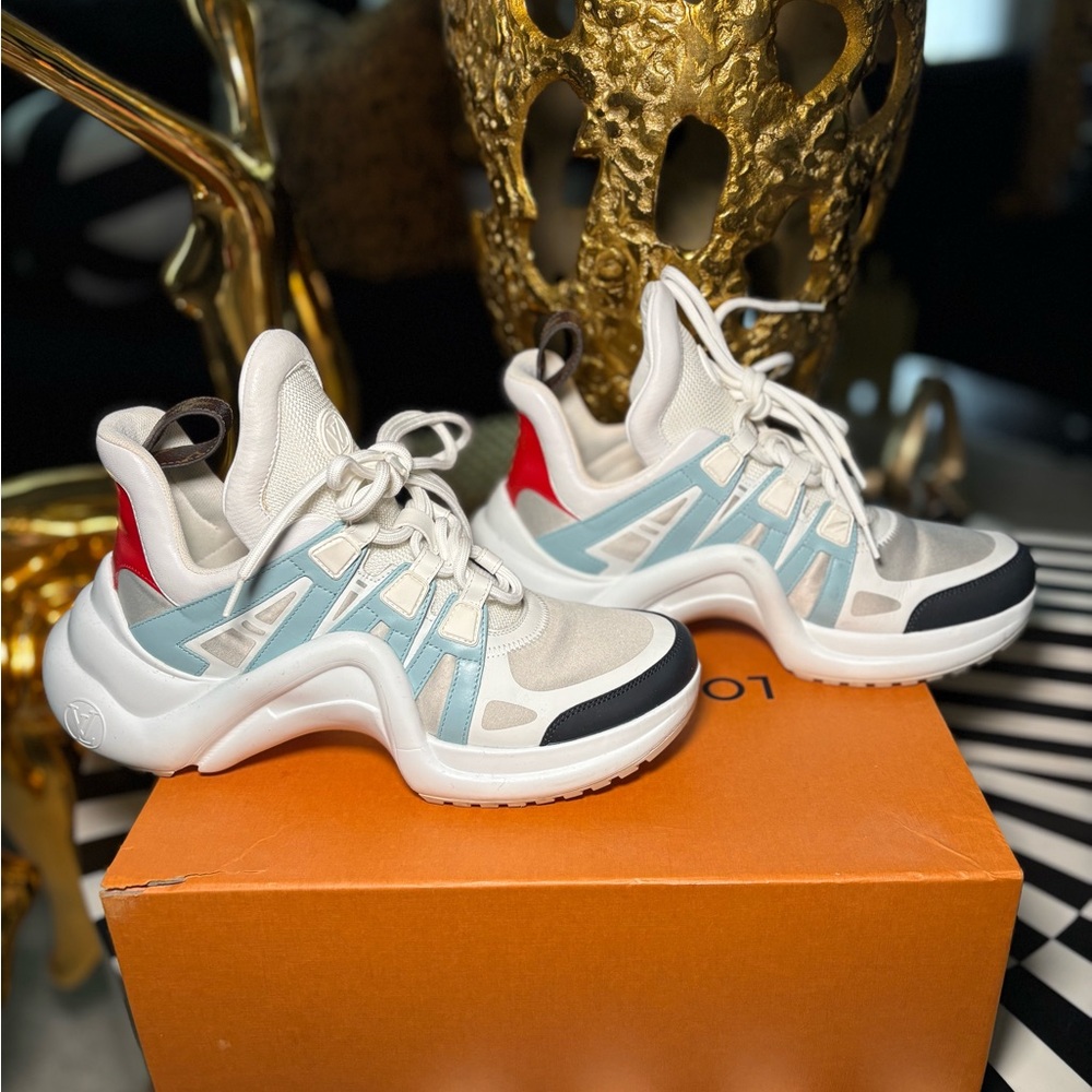 LOUIS VUITTON ARCHLIGHT Women’s Size 38 White and Blue Sneakers